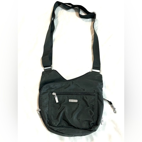 Baggallini Pocket Crossover Crossbody Bag Charcoal Water Resistant Like New - Picture 2 of 13